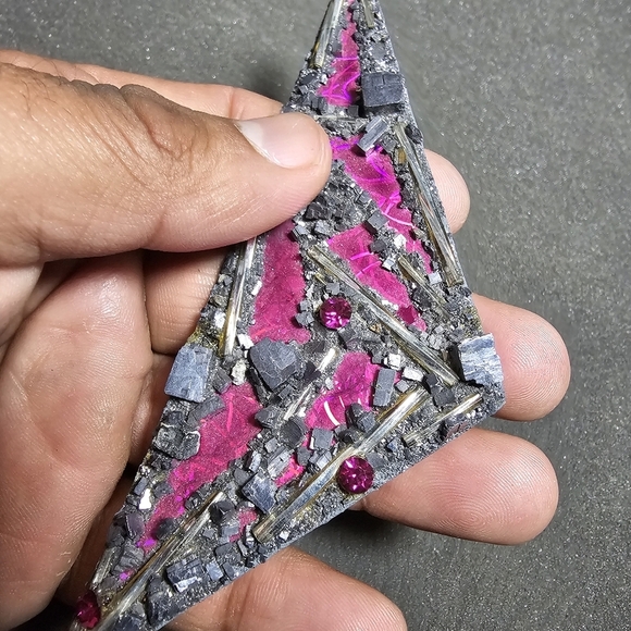 Abstartct Hand Made Artist Signed Artistic Brooch Pin Pink And Gray Triangular s - Picture 5 of 12